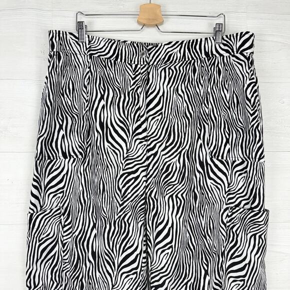 Michael Kors Womens Linen Blend Cargo Pants Plus Size 2X Zebra Print Casual - Picture 3 of 16